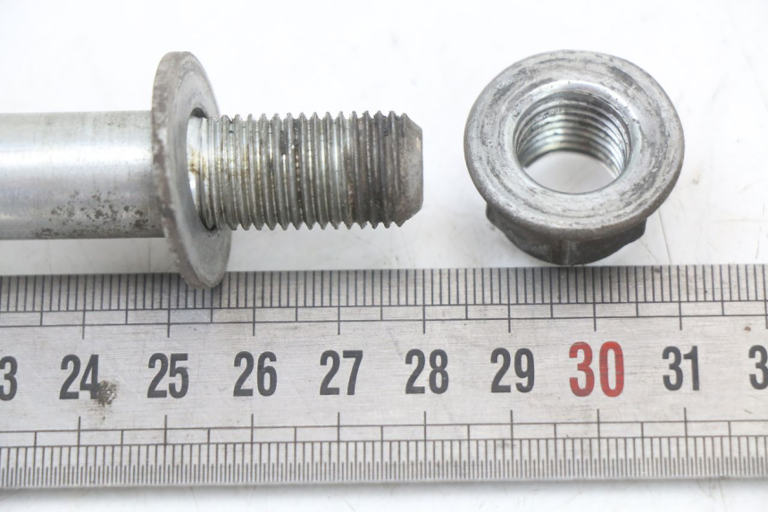 photo de VORDERRADACHSE PEUGEOT VIVACITY NEW 4T 50 (2008 - 2017) - Zoom auf Gebrauchszustand