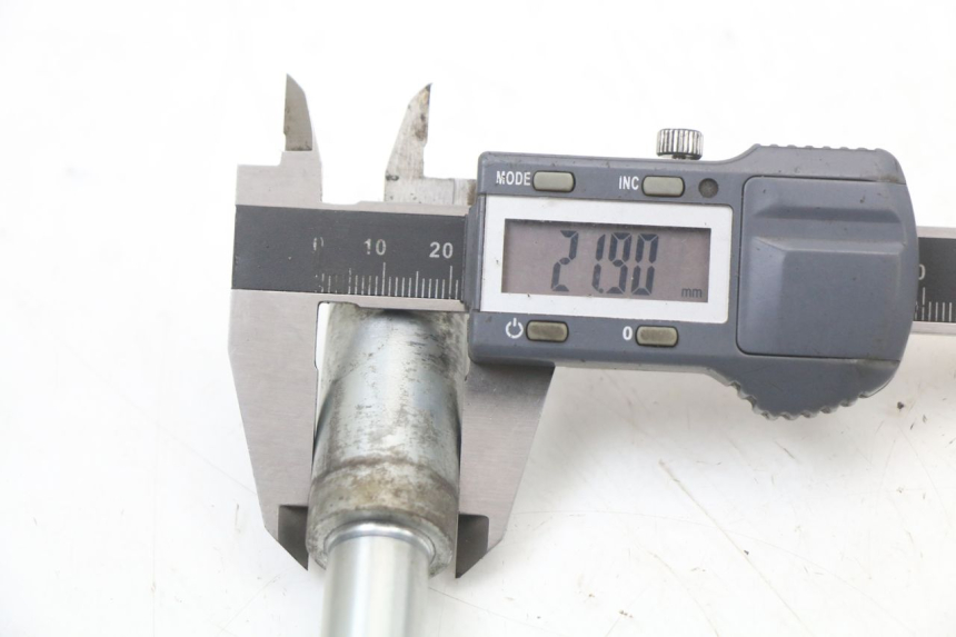 photo de VORDERRADACHSE SUZUKI VL INTRUDER 125 (2004 - 2007) - Alternative Perspektive