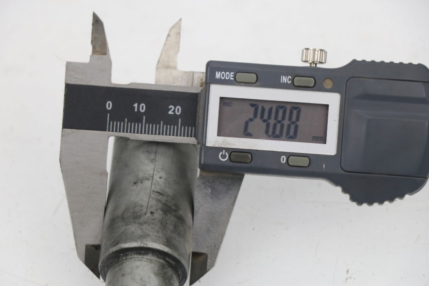 photo de VORDERRADACHSE HONDA VTR F FIRESTORM 1000 (1997 - 2001) - Detailansicht des Bauteils