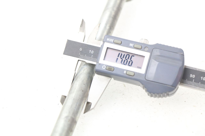 photo de VORDERRADACHSE YAMAHA XMAX X-MAX 125 (2006 - 2009) - Alternative Perspektive