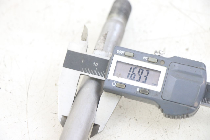 photo de VORDERRADACHSE YAMAHA XJN DIVERSION 600 (2000 - 2003) - Detailansicht des Bauteils