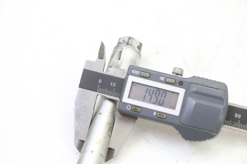 photo de VORDERRADACHSE HONDA XLV VARADERO 125 (2000 - 2006) - Gesamtansicht des Produkts