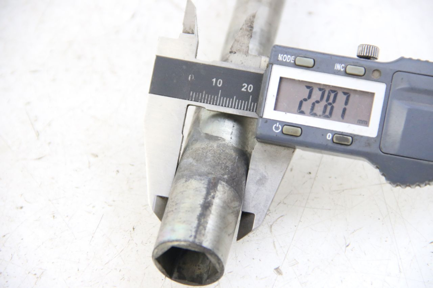 photo de VORDERRADACHSE YAMAHA XP T-MAX TMAX 500 (2004 - 2007) - Alternative Perspektive