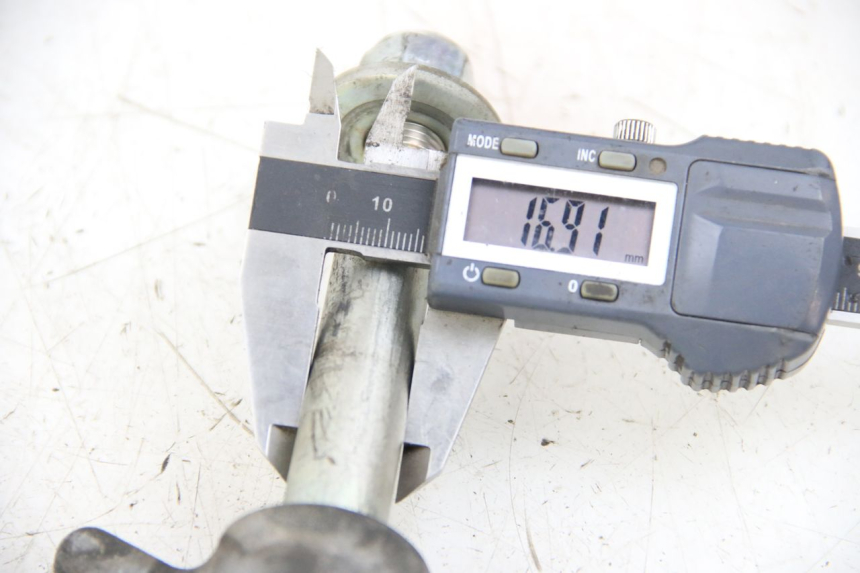 photo de VORDERRADACHSE YAMAHA XP T-MAX TMAX 500 (2004 - 2007) - Technische Nahaufnahme