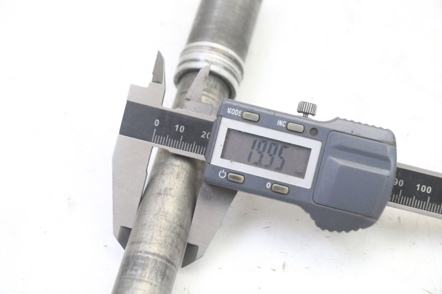 photo de VORDERRADACHSE YAMAHA YZ-F YZF 250 (2007 - 2013) - Gesamtansicht des Produkts