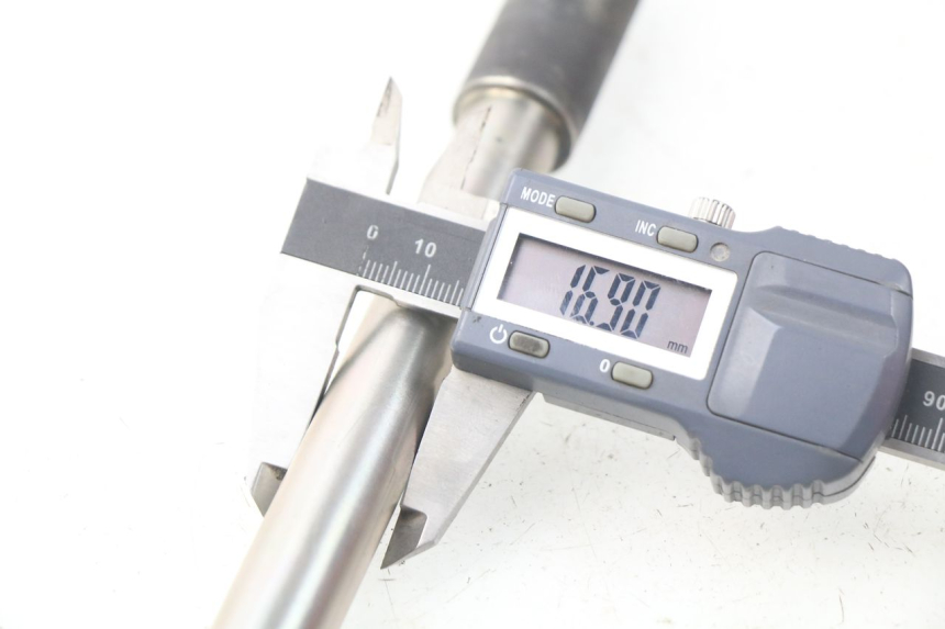 photo de VORDERRADACHSE YAMAHA YP X-MAX XMAX 400 (2014 - 2017) - Technische Nahaufnahme