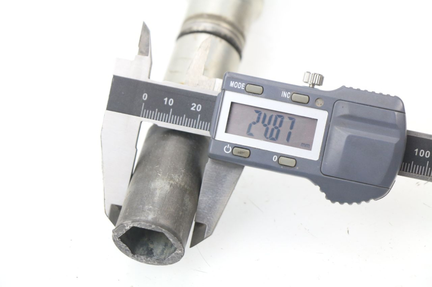 photo de VORDERRADACHSE YAMAHA YZ 125 (1998 - 2005) - Alternative Perspektive