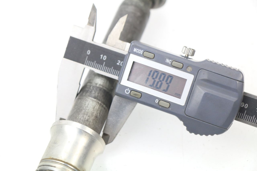 photo de VORDERRADACHSE YAMAHA YZ 125 (1998 - 2005) - Technische Nahaufnahme