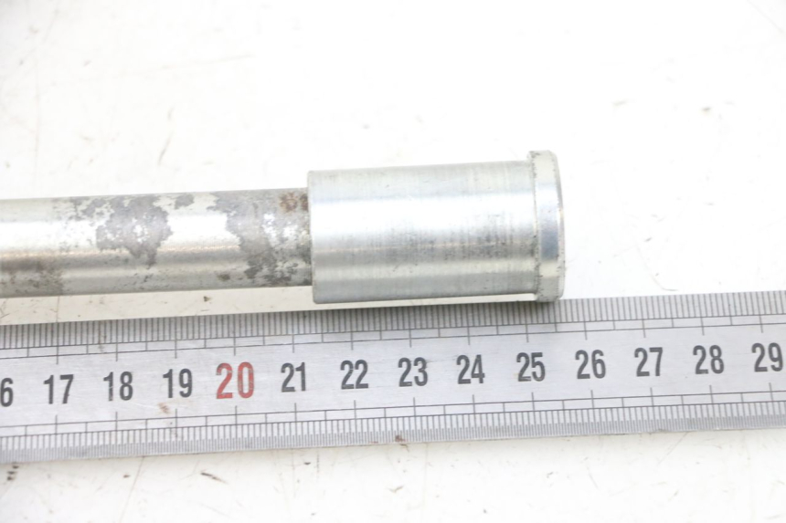 photo de VORDERRADACHSE KAWASAKI ZR 7 750 (1999 - 2004) - Detailansicht des Bauteils