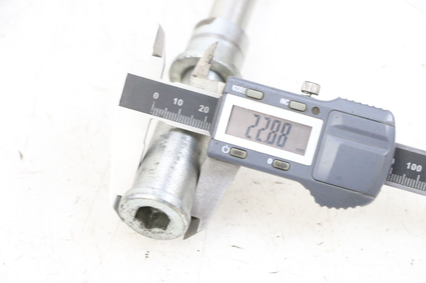 photo de VORDERRADACHSE KAWASAKI ZR 7 750 (1999 - 2004) - Technische Nahaufnahme