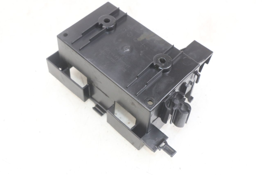 photo de BATTERIEFACH KYMCO AGILITY 16+ 4T 50 (2018 - 2023) - Zoom auf Gebrauchszustand