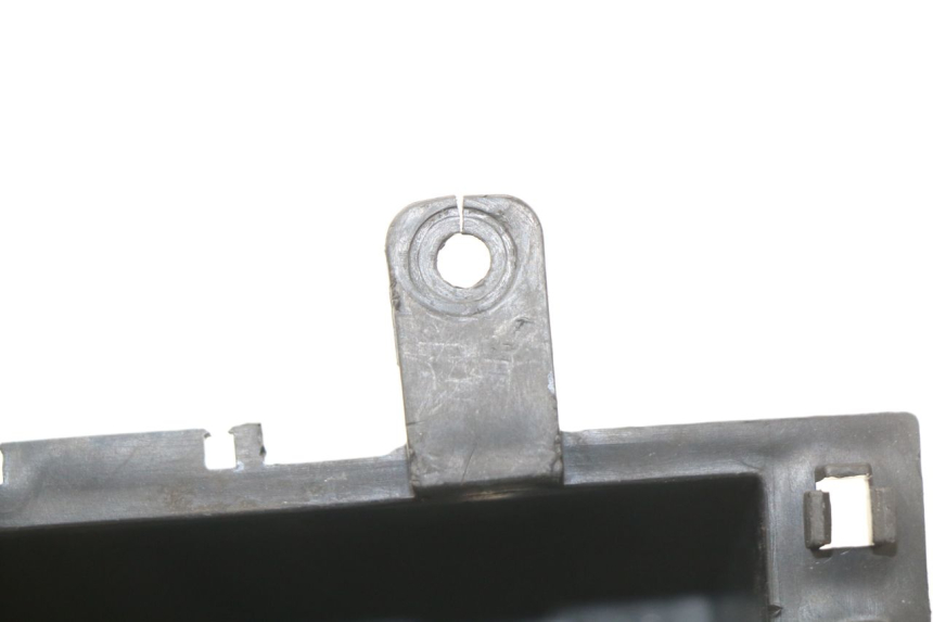 photo de BATTERIEKASTEN KYMCO AGILITY CITY 2T 50 (2008 - 2016) - Detailansicht des Bauteils