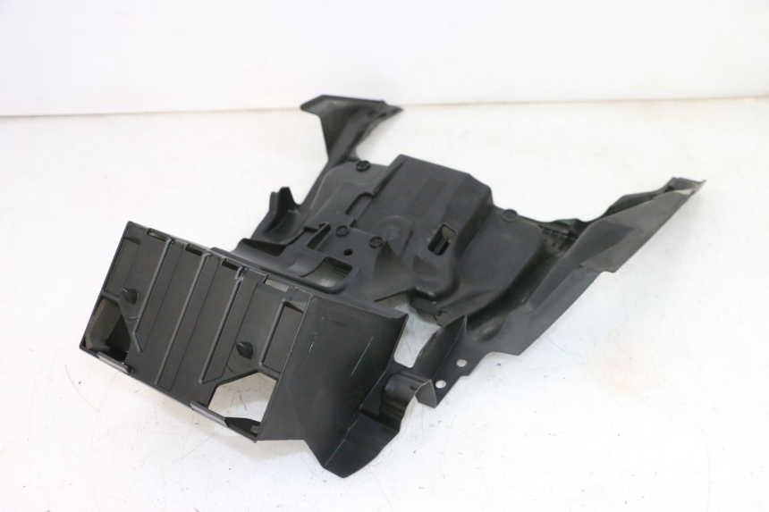 photo de BATTERIEKASTEN SUZUKI BURGMAN 650 (2013 - 2020) - Zoom auf Gebrauchszustand