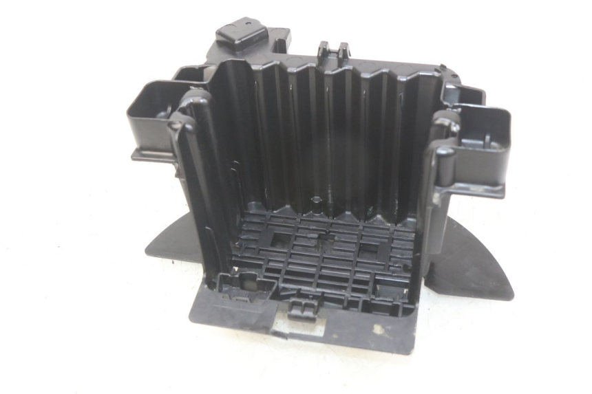 photo de BATTERIEFACH PEUGEOT CITYSTAR 2T 50 (2018 - 2021) - Zoom auf Gebrauchszustand