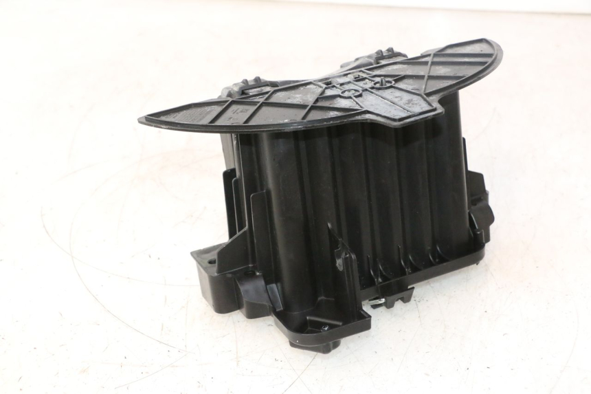 photo de BATTERIEFACH PEUGEOT CITYSTAR 2T 50 (2018 - 2021) - Technische Nahaufnahme