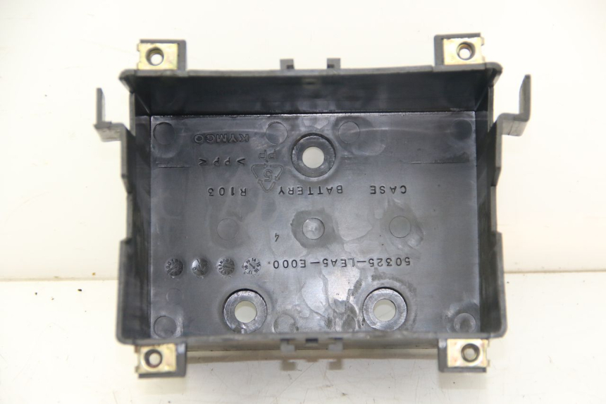 photo de BATTERIEFACH KYMCO DOWNTOWN ABS 125 (2015 - 2017) - Gesamtansicht des Produkts