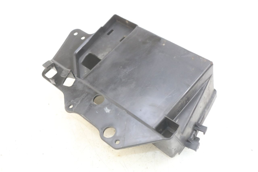 photo de BATTERIEFACH HONDA FES PANTHEON 2T 125 (1998 - 2002) - Detailansicht des Bauteils