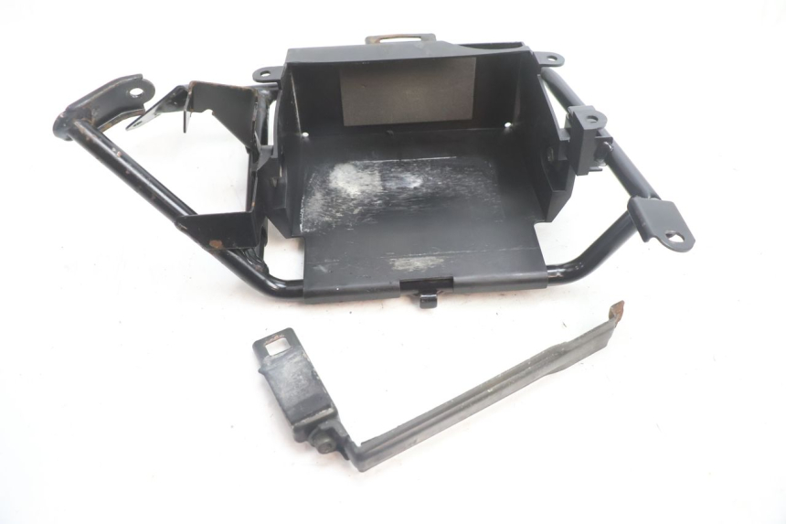 photo de BATTERIEKASTEN YAMAHA FJR 1300 (2001 - 2005) - Zoom auf Gebrauchszustand