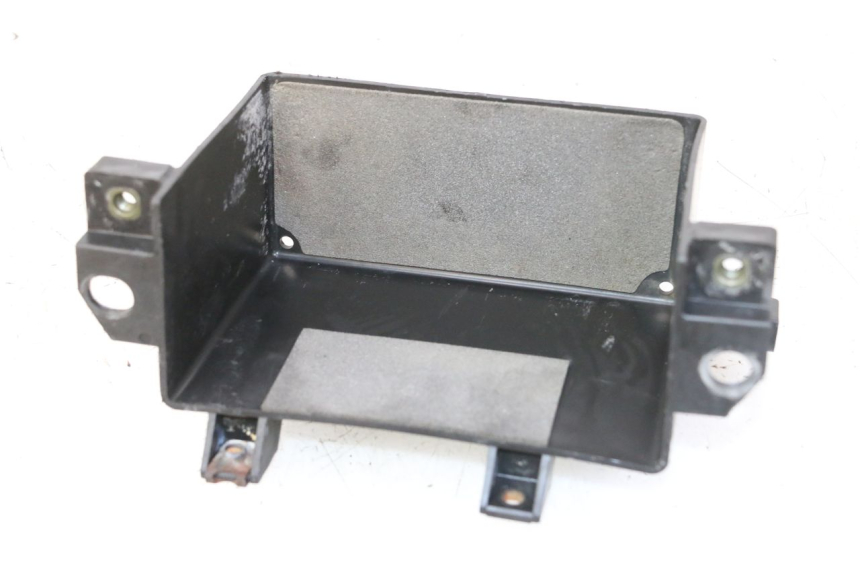 photo de BATTERIEKASTEN YAMAHA FZ6 FAZER S2 600 (2007 - 2011) - Technische Nahaufnahme