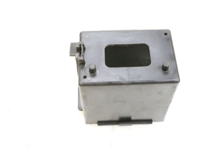 photo de BATTERIEKASTEN KAWASAKI GPZ RX 1000 (1986 - 1988) - Zoom auf Gebrauchszustand