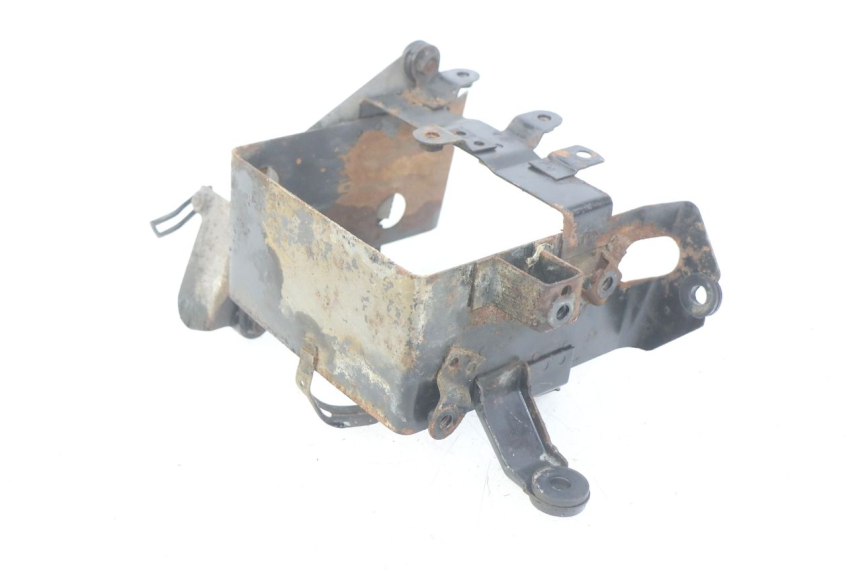 photo de BATTERIEFACH SUZUKI GSX-F GSX  F 1100 (1988 - 1994) - Detailansicht des Bauteils