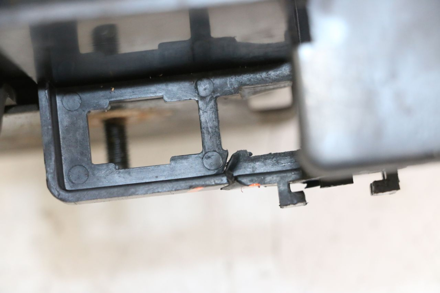 photo de BATTERIEKASTEN HONDA VT C2 SHADOW 750 (1997 - 2001) - Detailansicht des Bauteils