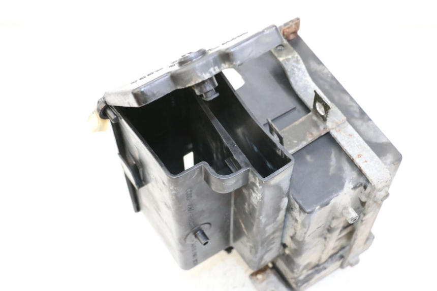 photo de BATTERIEKASTEN HONDA VT C2 SHADOW 750 (1997 - 2001) - Technische Nahaufnahme