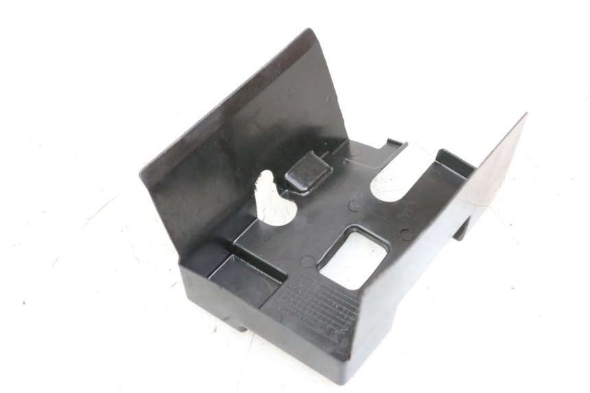 photo de BATTERIEKASTEN HUSQVARNA SVARTPILEN 401 (2018 - 2023) - Details der Befestigungspunkte