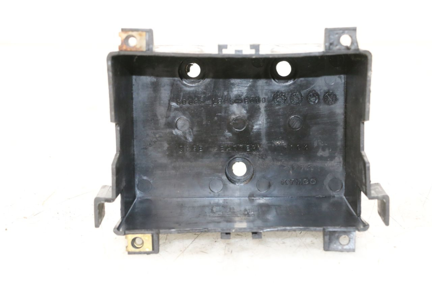 photo de BATTERIEKASTEN KYMCO DINK STREET 125 (2009 - 2014) - Zoom auf Gebrauchszustand