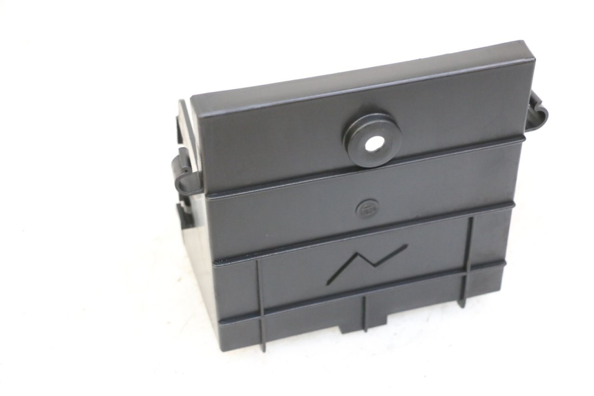 photo de BATTERIEKASTEN KYMCO XCITING 500 (2007 - 2010) - Zoom auf Gebrauchszustand