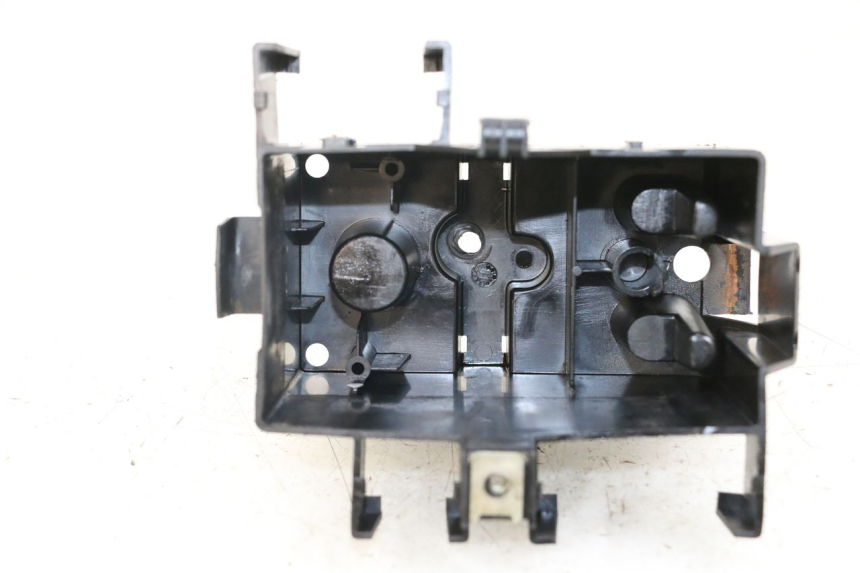 photo de BATTERIEFACH PEUGEOT LUDIX 50 (2008 - 2017) - Zoom auf Gebrauchszustand