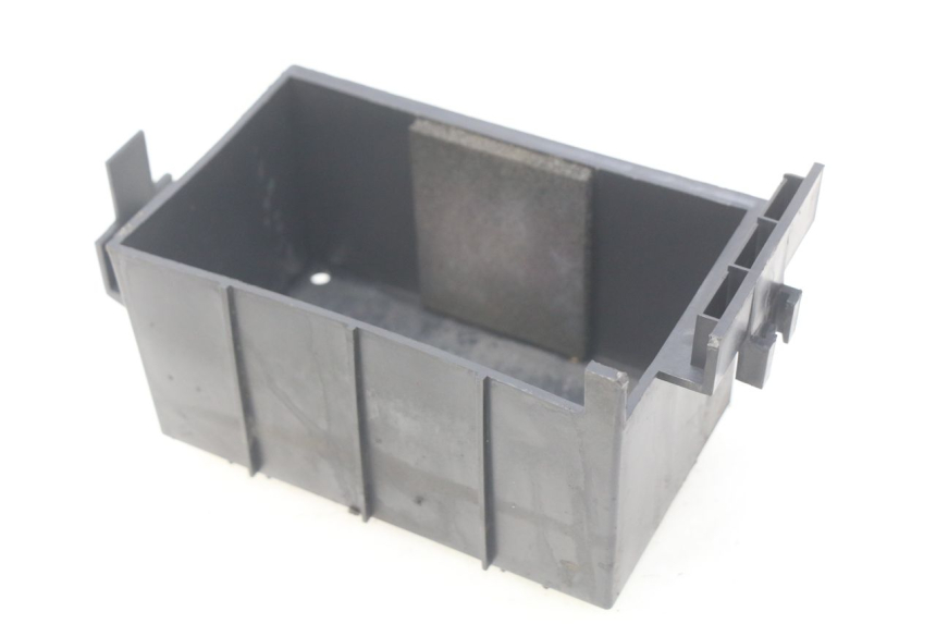 photo de BATTERIEFACH KYMCO PEOPLE 250 (2004 - 2008) - Zoom auf Gebrauchszustand