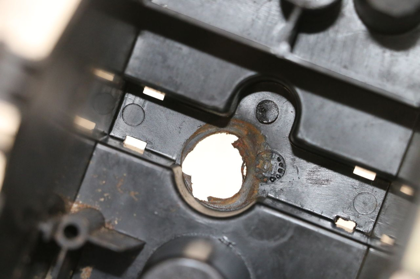 photo de BATTERIEFACH PEUGEOT LUDIX 50 (2005 - 2007) - Detailansicht des Bauteils