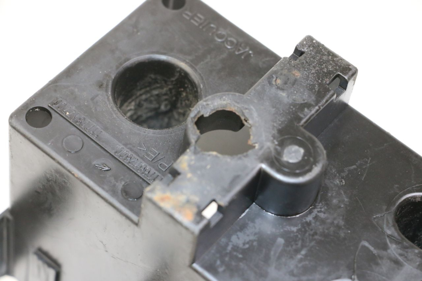 photo de BATTERIEFACH PEUGEOT LUDIX 50 (2005 - 2007) - Zoom auf Gebrauchszustand