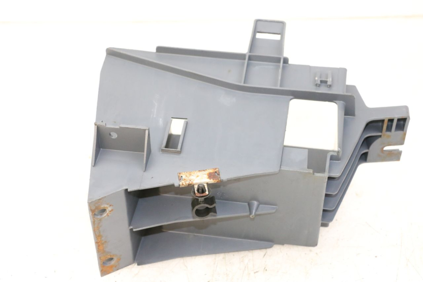 photo de BATTERIEKASTEN PEUGEOT SATELIS COMPRESSOR K15 125 (2006 - 2009) - Zoom auf Gebrauchszustand