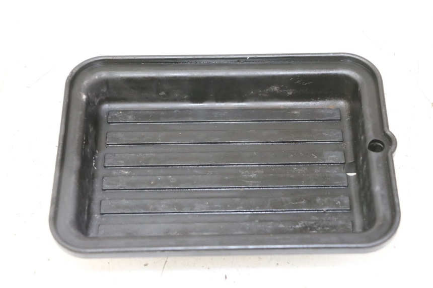 photo de BATTERIEKASTEN PIAGGIO VESPA GRANTURISMO 200 (2004 - 2005) - Hauptansicht