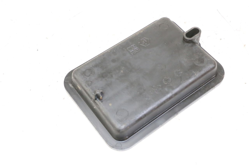 photo de BATTERIEKASTEN PIAGGIO VESPA GRANTURISMO 200 (2004 - 2005) - Zoom auf Gebrauchszustand