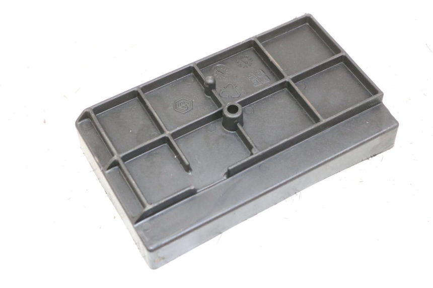 photo de BATTERIEKASTEN PIAGGIO VESPA LX 150 (2005 - 2013) - Zoom auf Gebrauchszustand