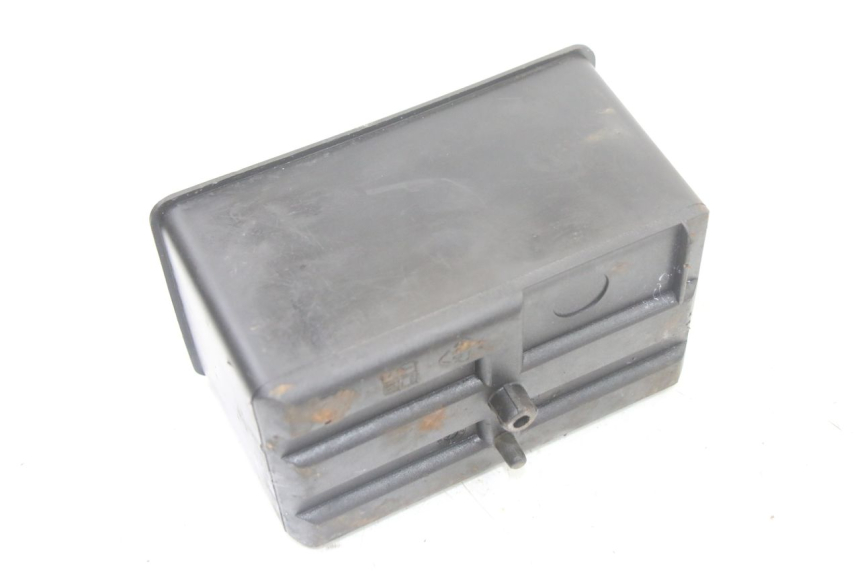 photo de BATTERIEFACH PIAGGIO VESPA LX 2T 50 (2005 - 2013) - Zoom auf Gebrauchszustand