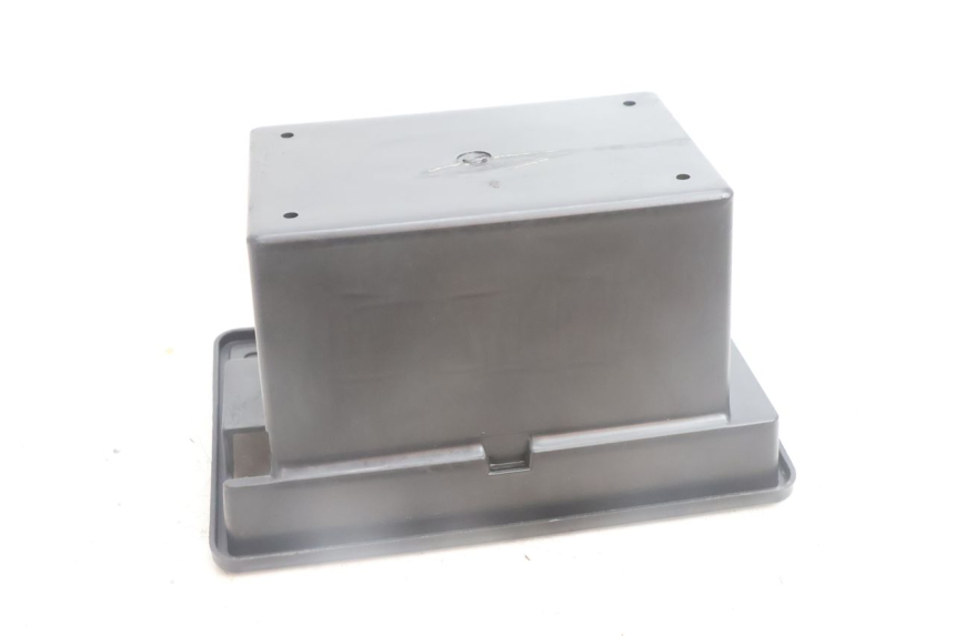 photo de BATTERIEKASTEN JM MOTORS SANTANA EVO 50 (2024 - 2026) - Technische Nahaufnahme