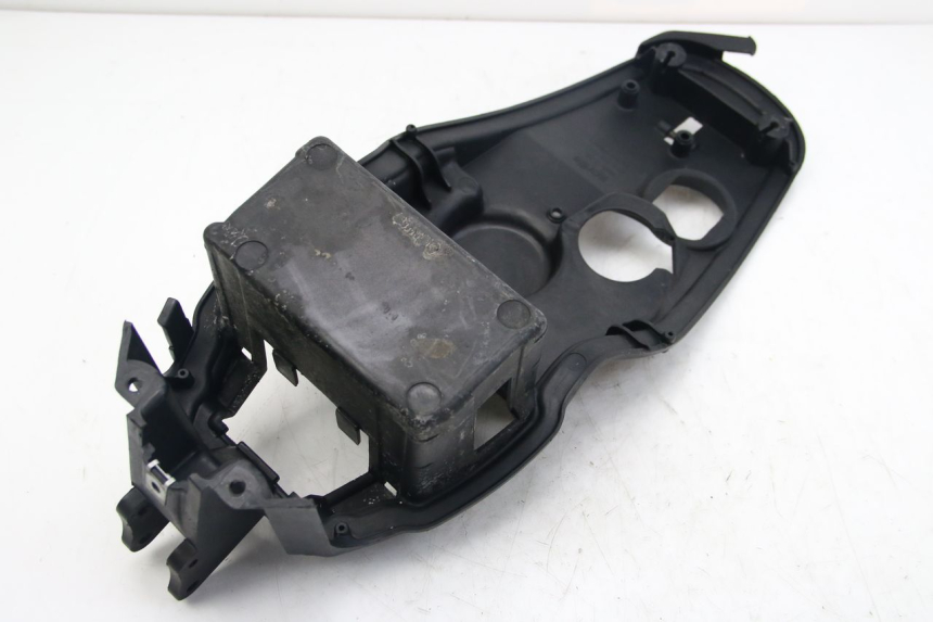 photo de BATTERIEFACH APRILIA SCARABEO 4T 50 (2009 - 2017) - Charakteristische Merkmale