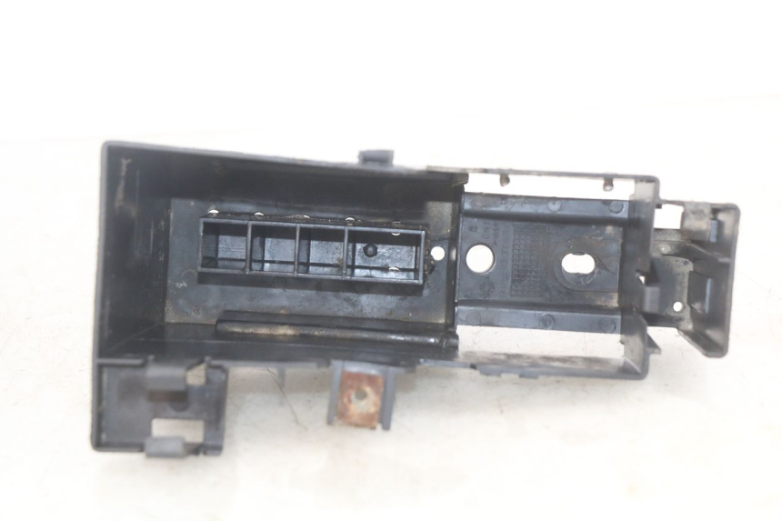 photo de BATTERIEFACH PEUGEOT SPEEDFIGHT LC 50 (1996 - 2002) - Zoom auf Gebrauchszustand