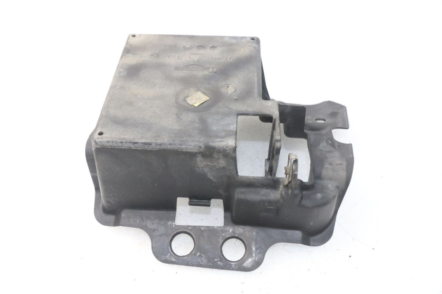 photo de BATTERIEKASTEN TRIUMPH SPRINT ST ABS 1050 (2005 - 2007) - Zoom auf Gebrauchszustand