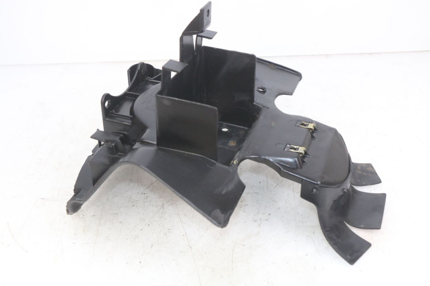 photo de BATTERIEFACH PEUGEOT SV 125 (1991 - 1994) - Zoom auf Gebrauchszustand