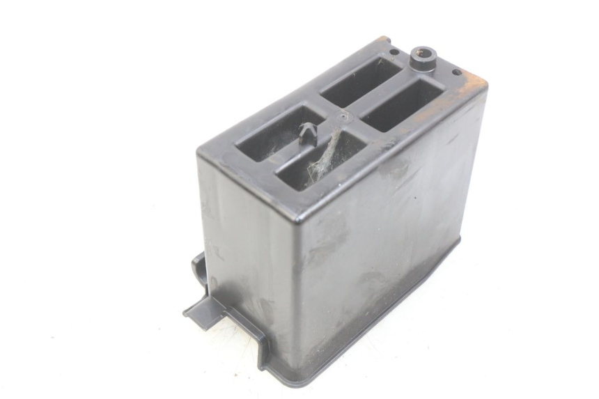 photo de BATTERIEFACH PIAGGIO VESPA PRIMAVERA 2T 50 (2013 - 2018) - Detailansicht des Bauteils