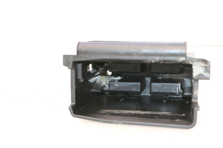 photo de BATTERIEFACH PIAGGIO VESPA PRIMAVERA 2T 50 (2013 - 2018) - Detailansicht des Bauteils
