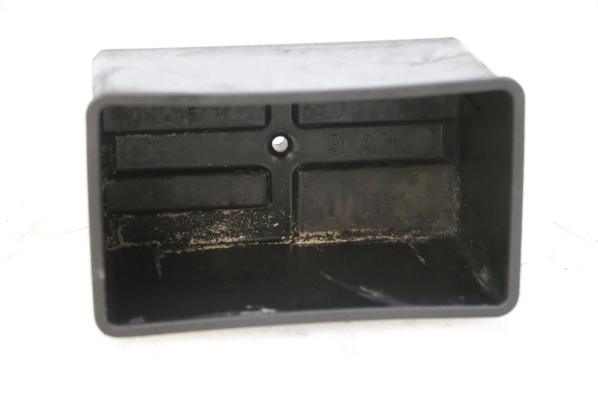 photo de BATTERIEFACH PIAGGIO VESPA S 2T 50 (2007 - 2014) - Zoom auf Gebrauchszustand
