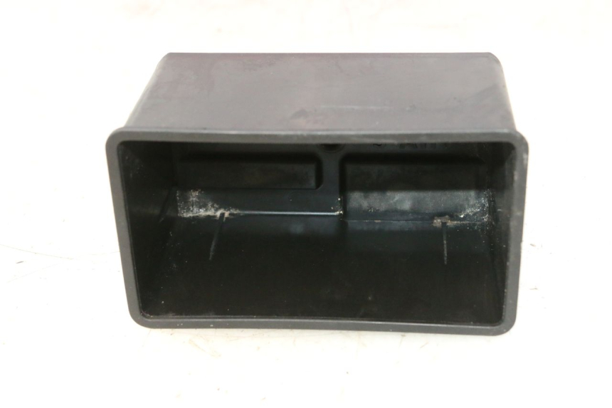 photo de BATTERIEFACH PIAGGIO VESPA S 2T 50 (2007 - 2014) - Detailansicht des Bauteils