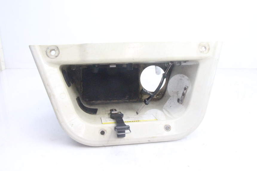 photo de BATTERIEKASTEN YAMAHA WAVE RUNNER GP R 1200 (2000 - 2003) - Zoom auf Gebrauchszustand