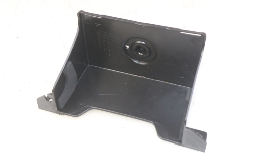 photo de BATTERIEFACH YAMAHA X-MAX XMAX 125 (2010 - 2013) - Zoom auf Gebrauchszustand